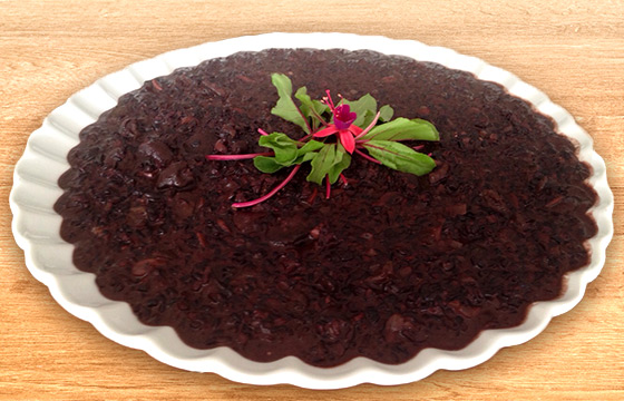 Arroz negro com cogumelos